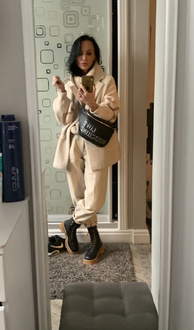  38119053  , 42 ,    -