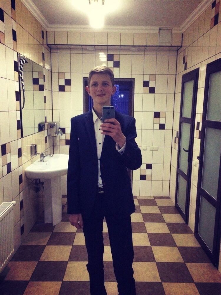  10515823  Vitalik, 27 ,    