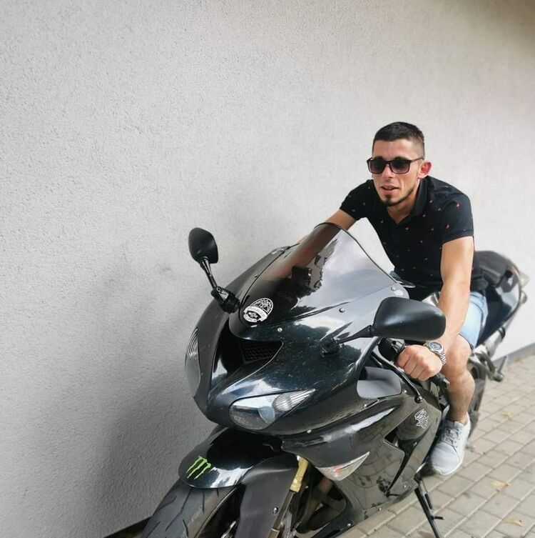  Brzeziny,   , 23 ,   ,   