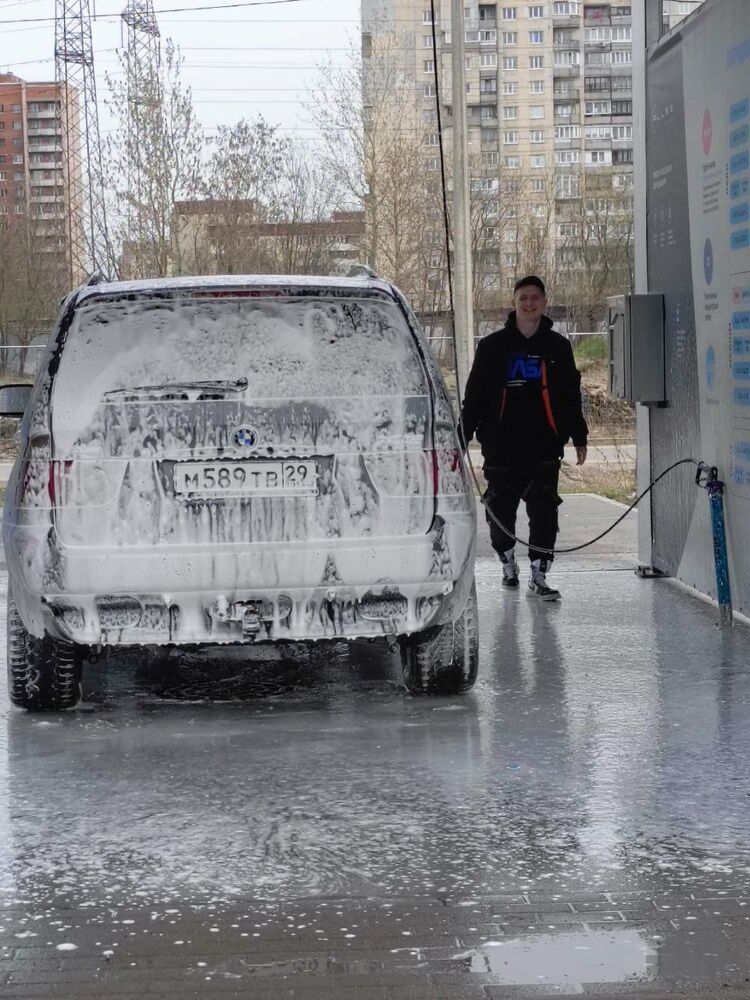  -,   Vladimir, 31 ,   