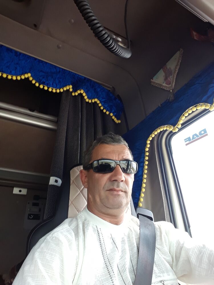  46318473  , 53 ,    