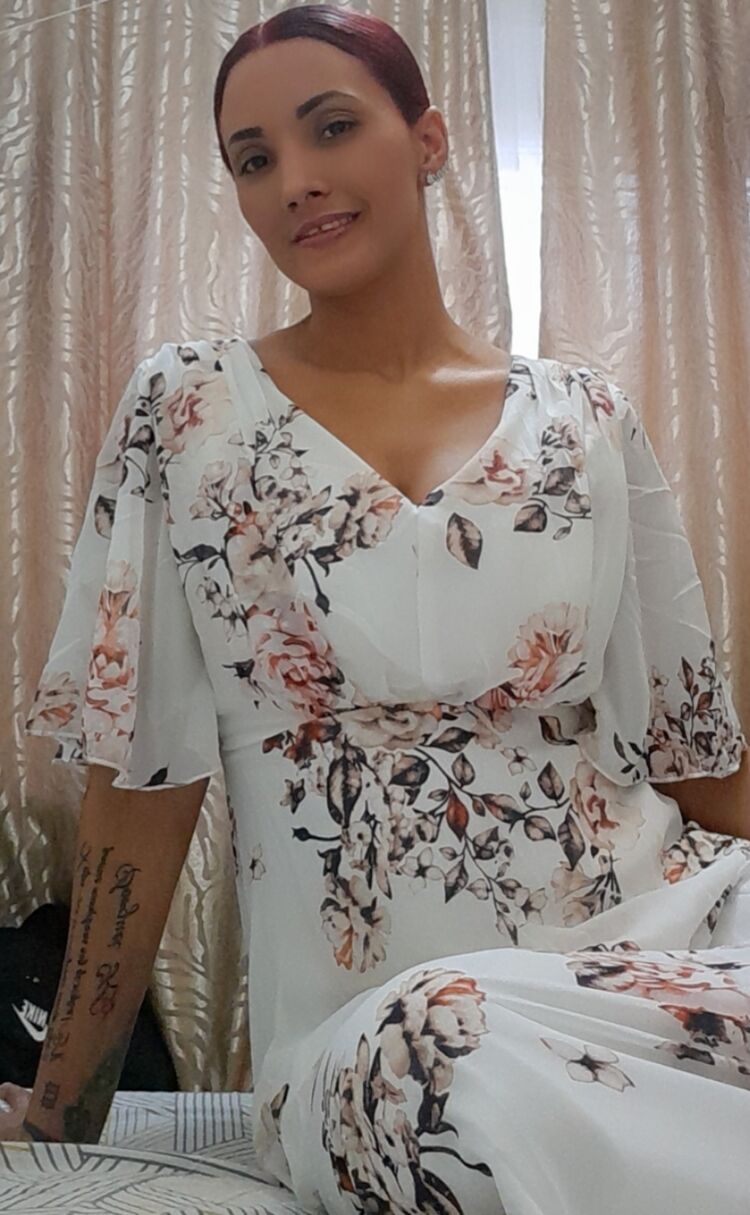  49980673  Anna, 32 ,    