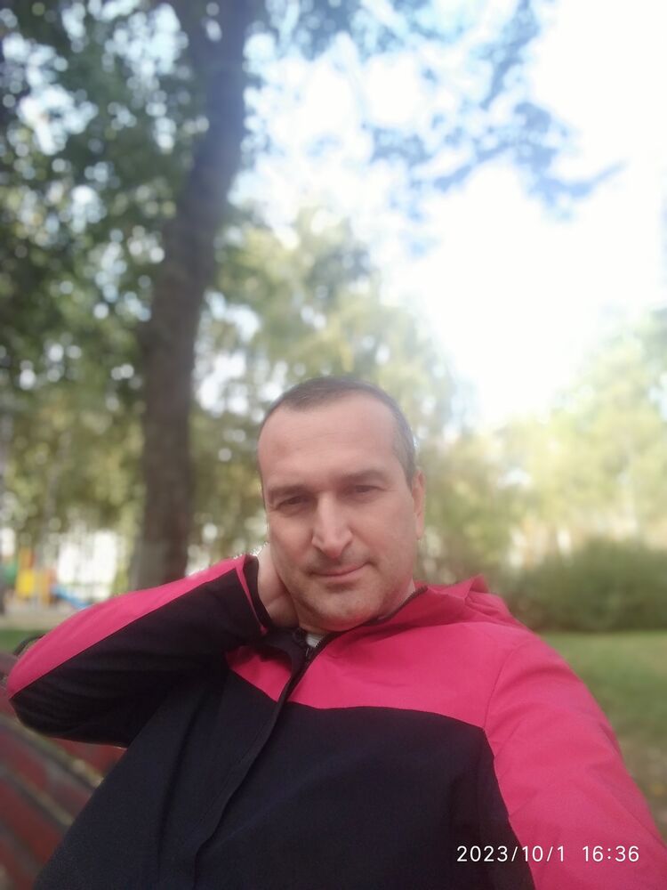  52636313  David, 47 ,    