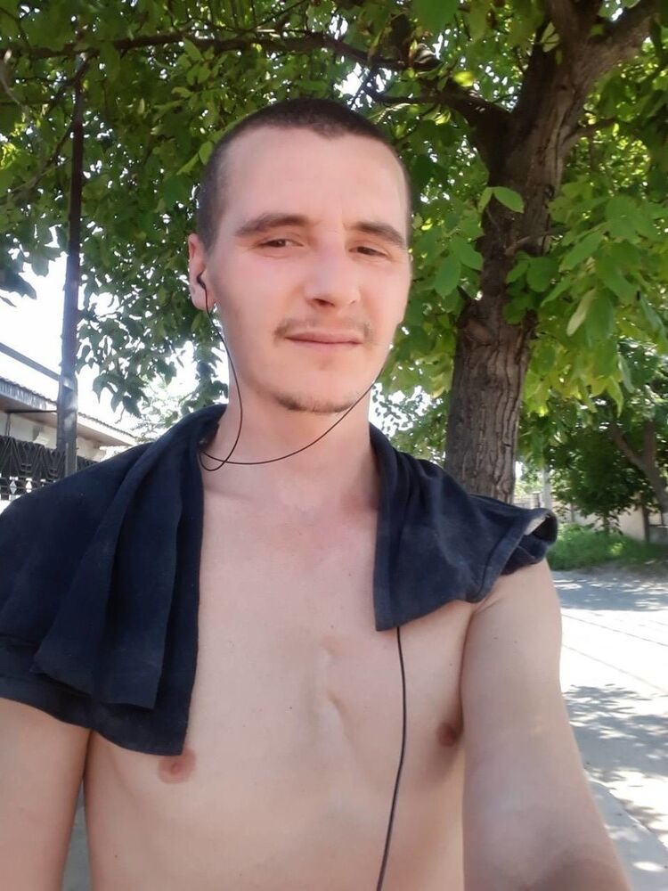  18287163  Alex velea, 35 ,    