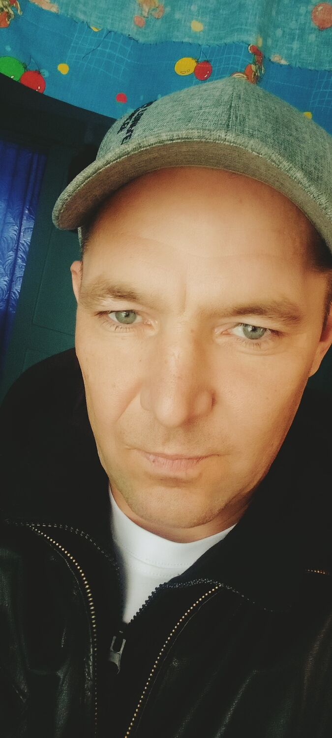  ,   Ivan, 44 ,   ,   