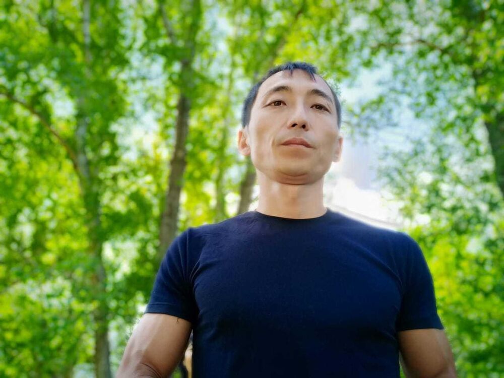  -,   Erlan, 40 ,   ,   , c 