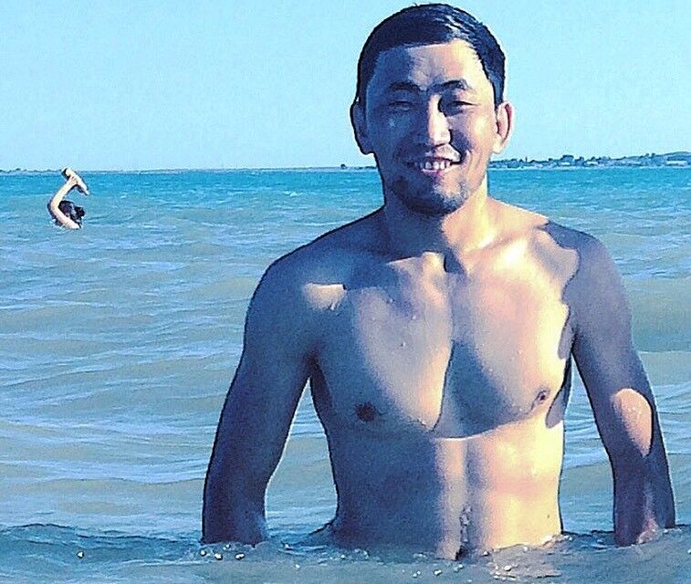  ,   Wrestler, 35 ,  