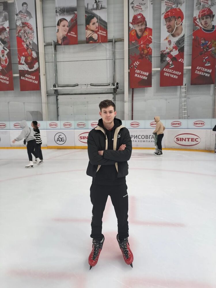  ,   Artyom Grig, 21 ,   ,   , c 