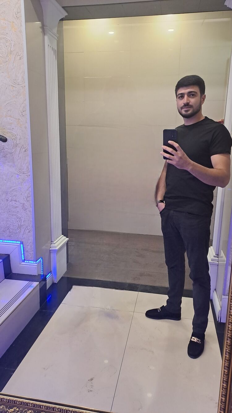  45981703  Sadiq, 26 ,    -