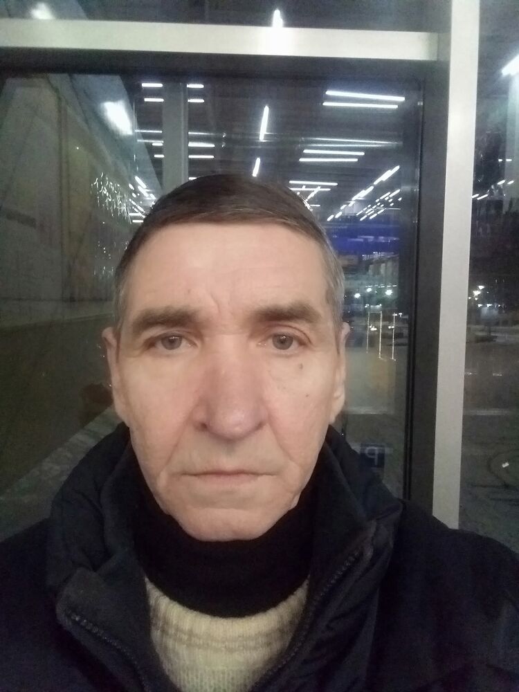  ,   Oleg, 61 ,   c 