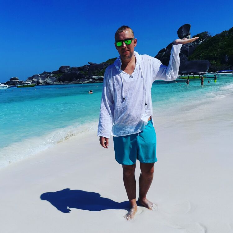  27426283  Viktor, 39 ,    