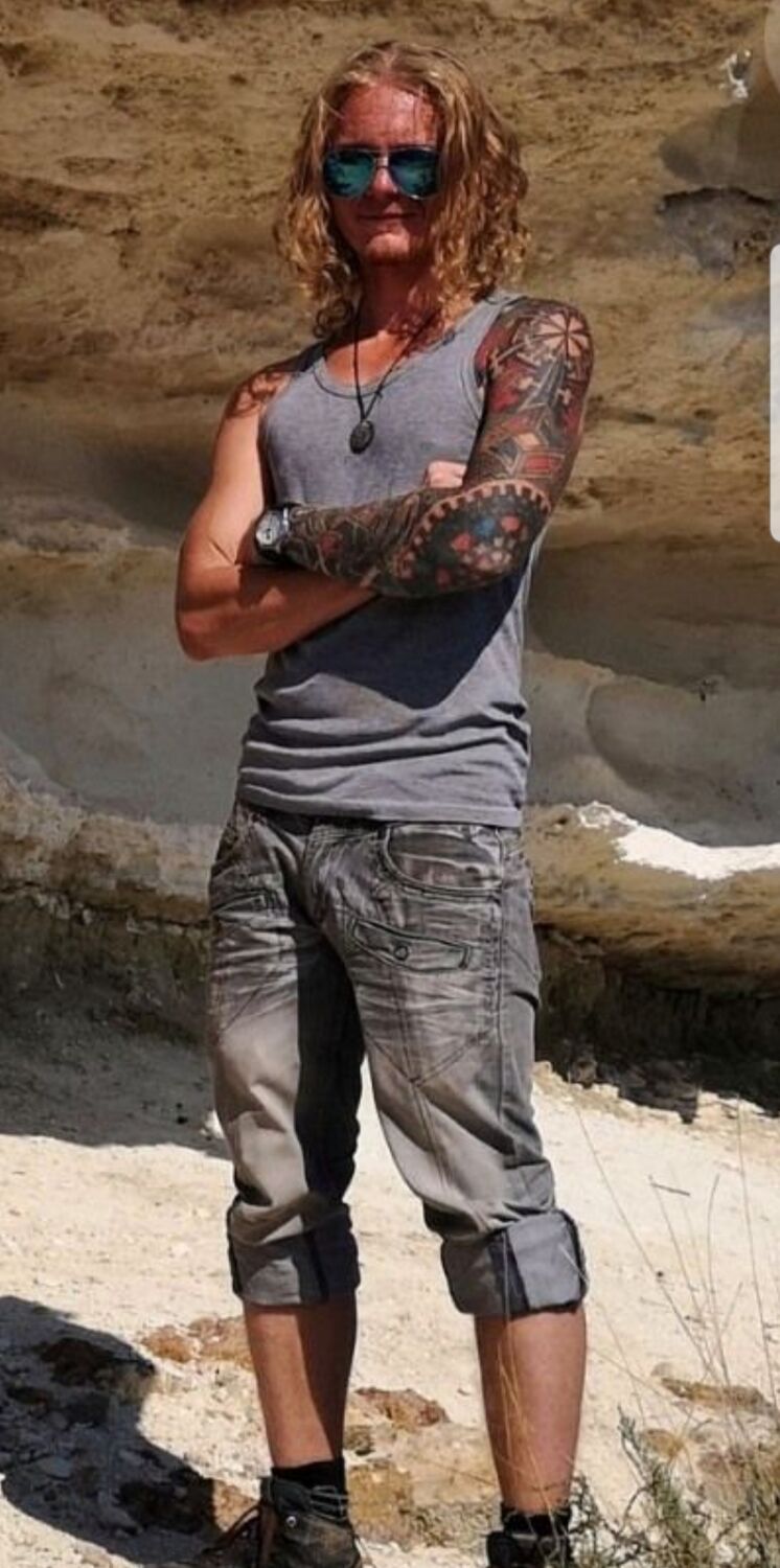  37179343  , 34 ,    -