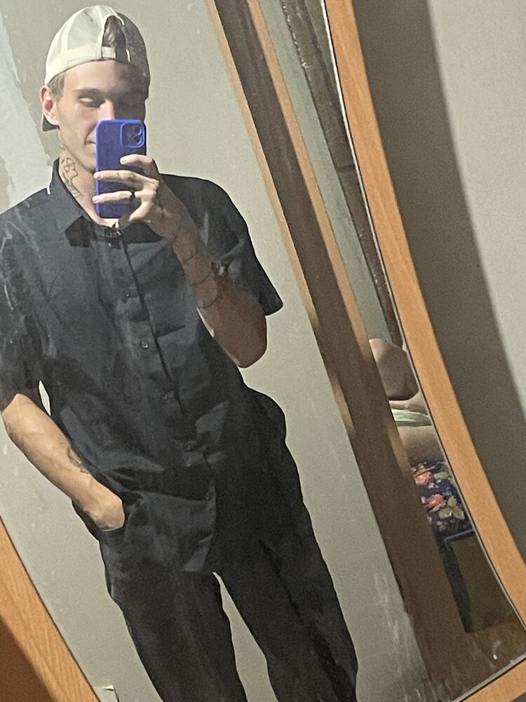  44748813  , 21 ,     