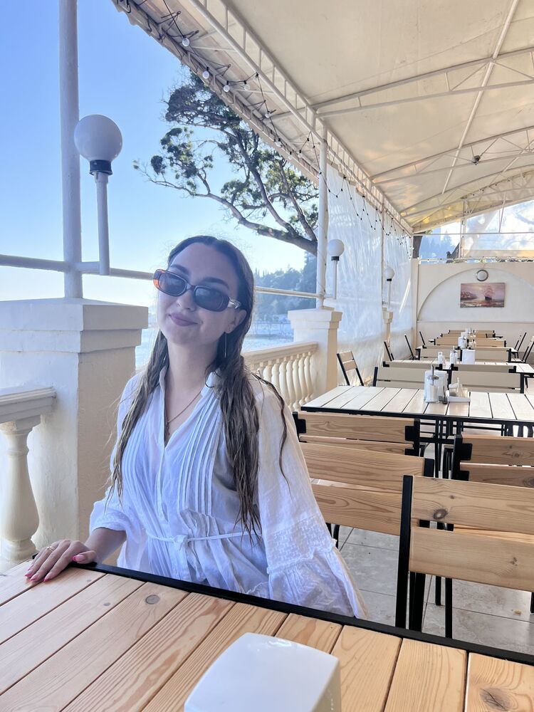  54816613  Mriyaaa, 25 ,    