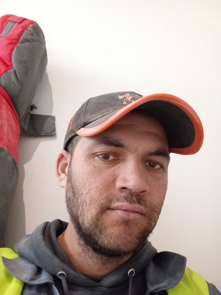  49352463  , 32 ,    