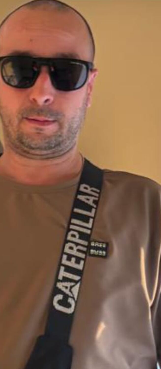  54437563  Roman, 36 ,    