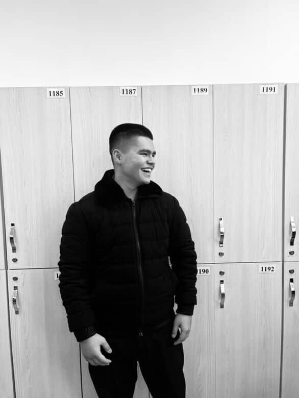  52615163  Nurgisa, 18 ,    