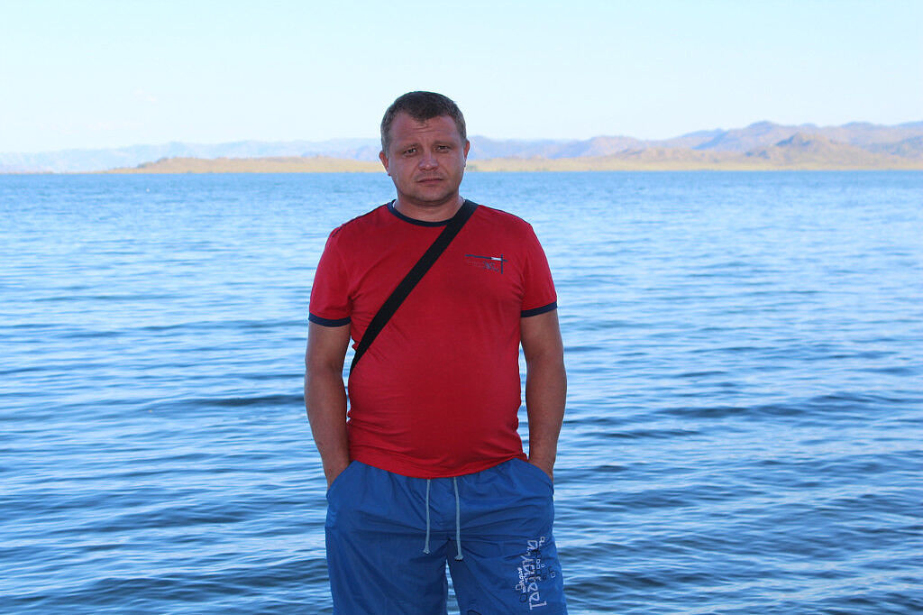  4891953  Alex, 45 ,    