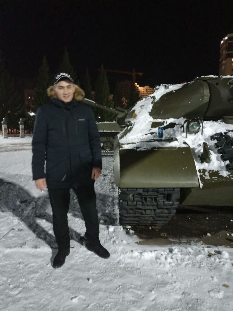  28491643  Ruslan, 37 ,     