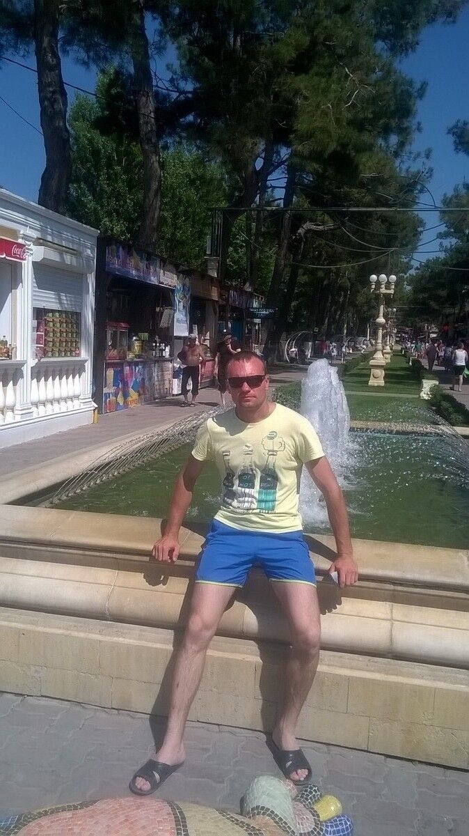 ,   Stas, 39 ,   