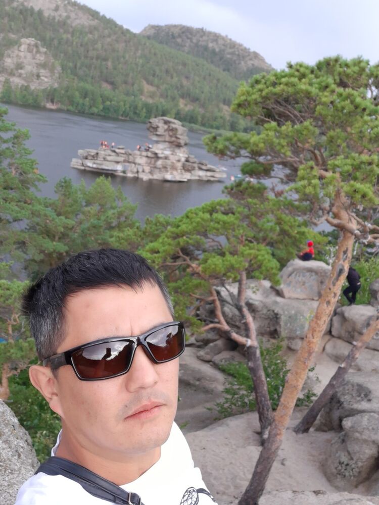  19427973  Ruslan, 41 ,    