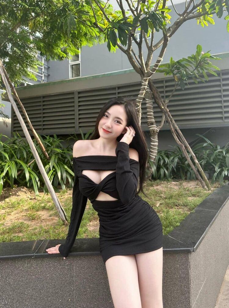  ,   Lynne, 25 ,   ,   