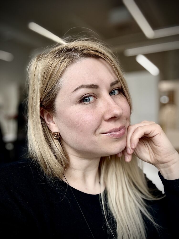  ,   Vera, 43 ,  