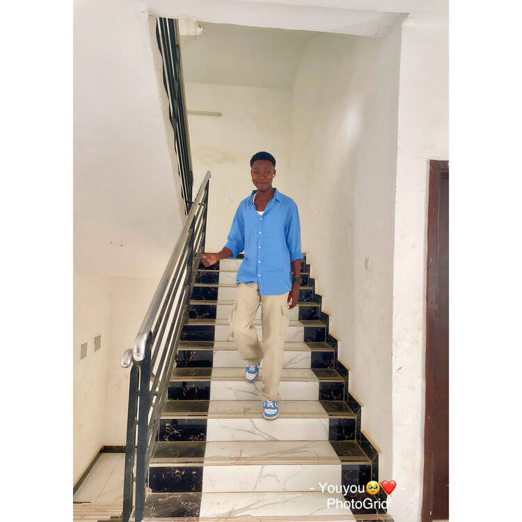  41381953  Benjamin, 24 ,    