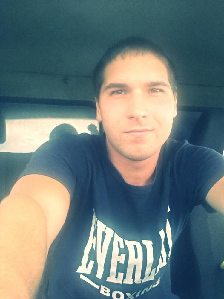  6893243  1dfenger, 35 ,    