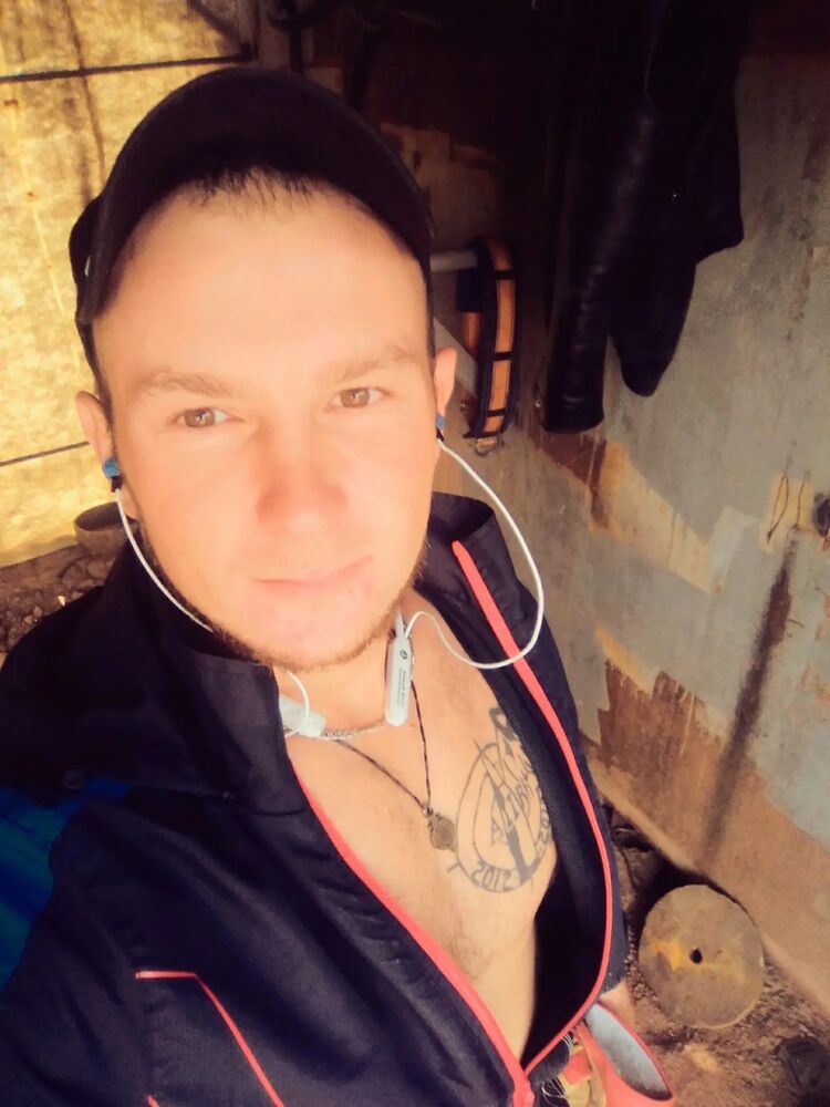  ,   Ivan, 32 ,   ,   , c , 