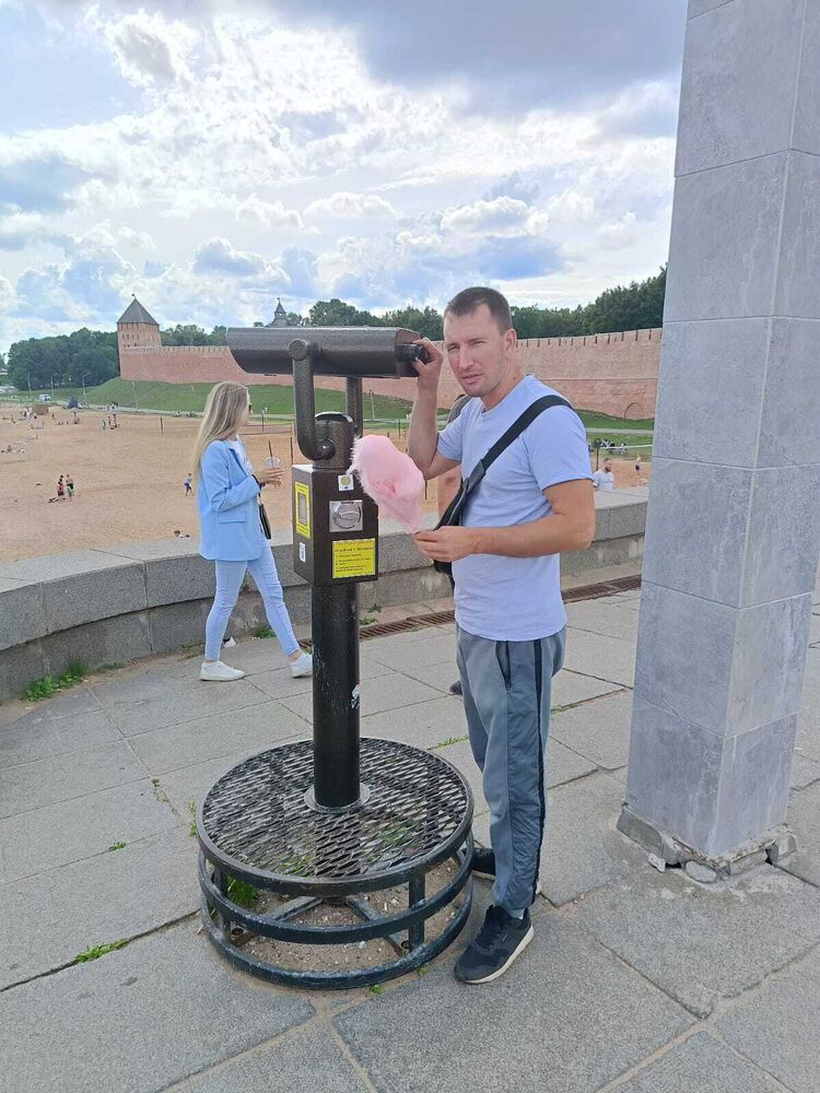  ,   Maxim, 33 ,   