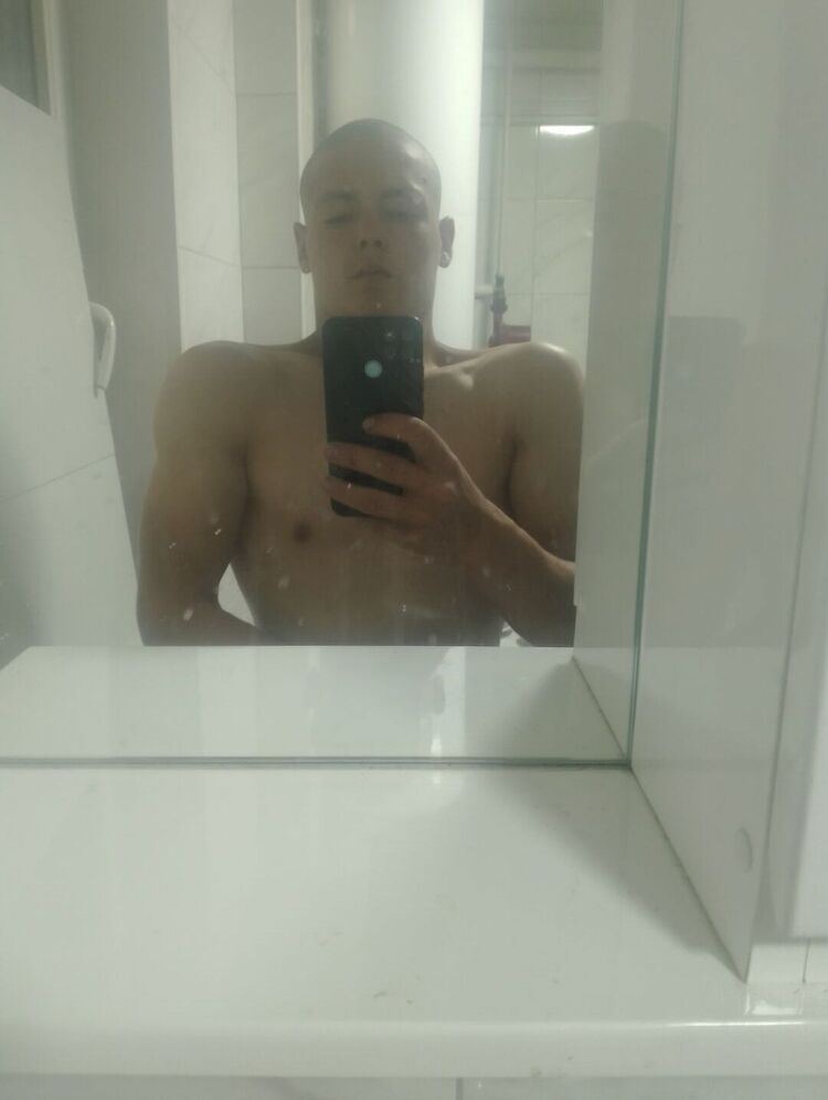  44115803  Oleg, 21 ,    