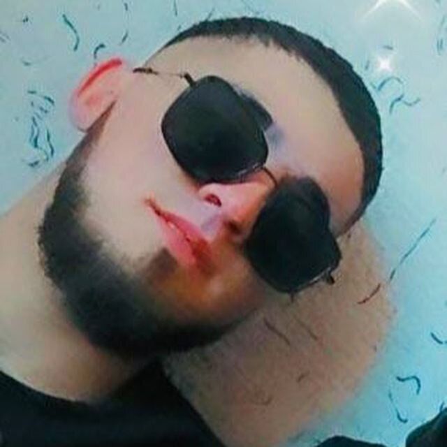  44025853  , 22 ,    