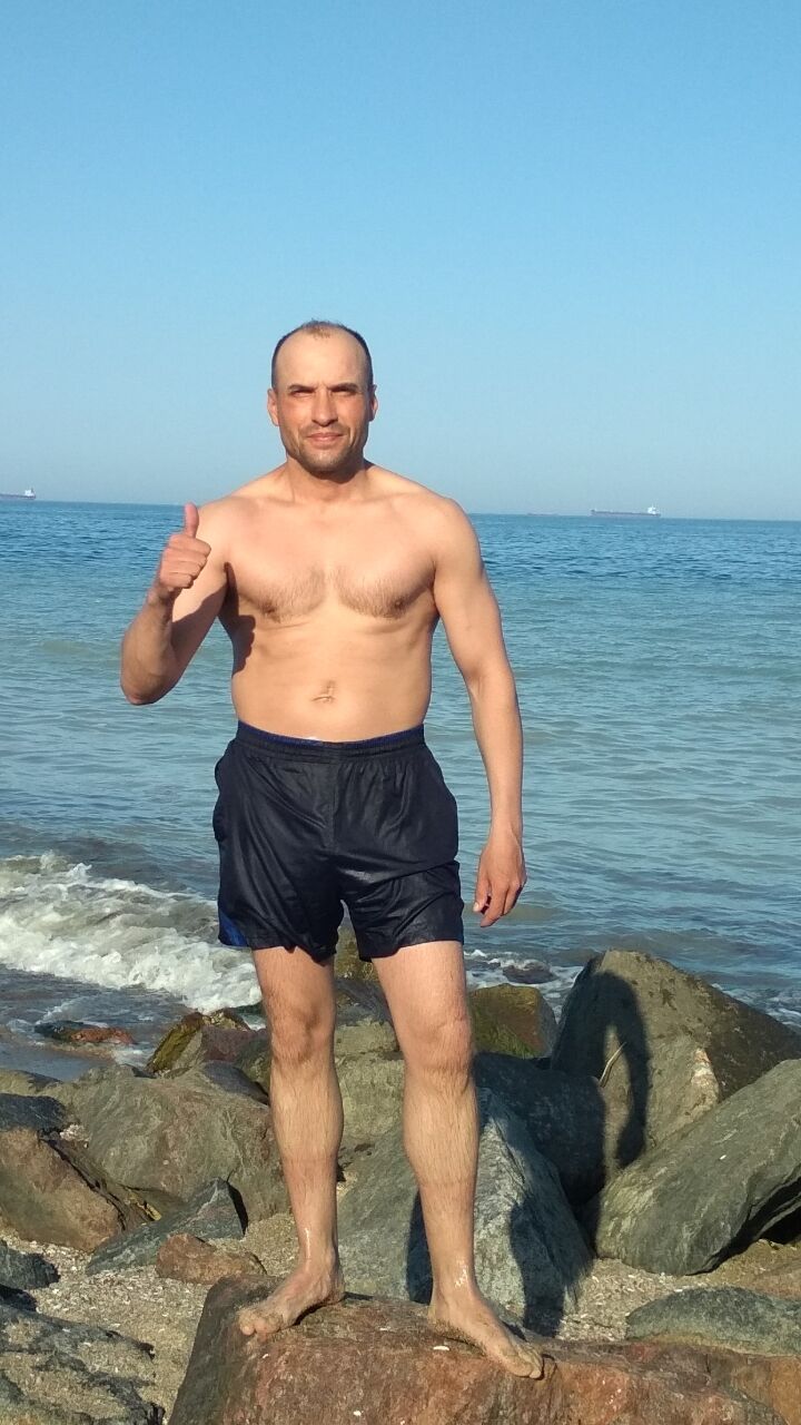  25169303  Andriy, 47 ,    