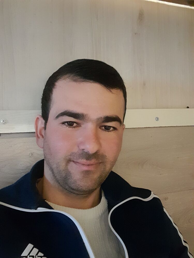  -,   Akmal, 31 ,     , c 