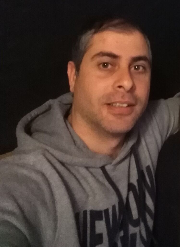  17914573  Irakli, 43 ,    