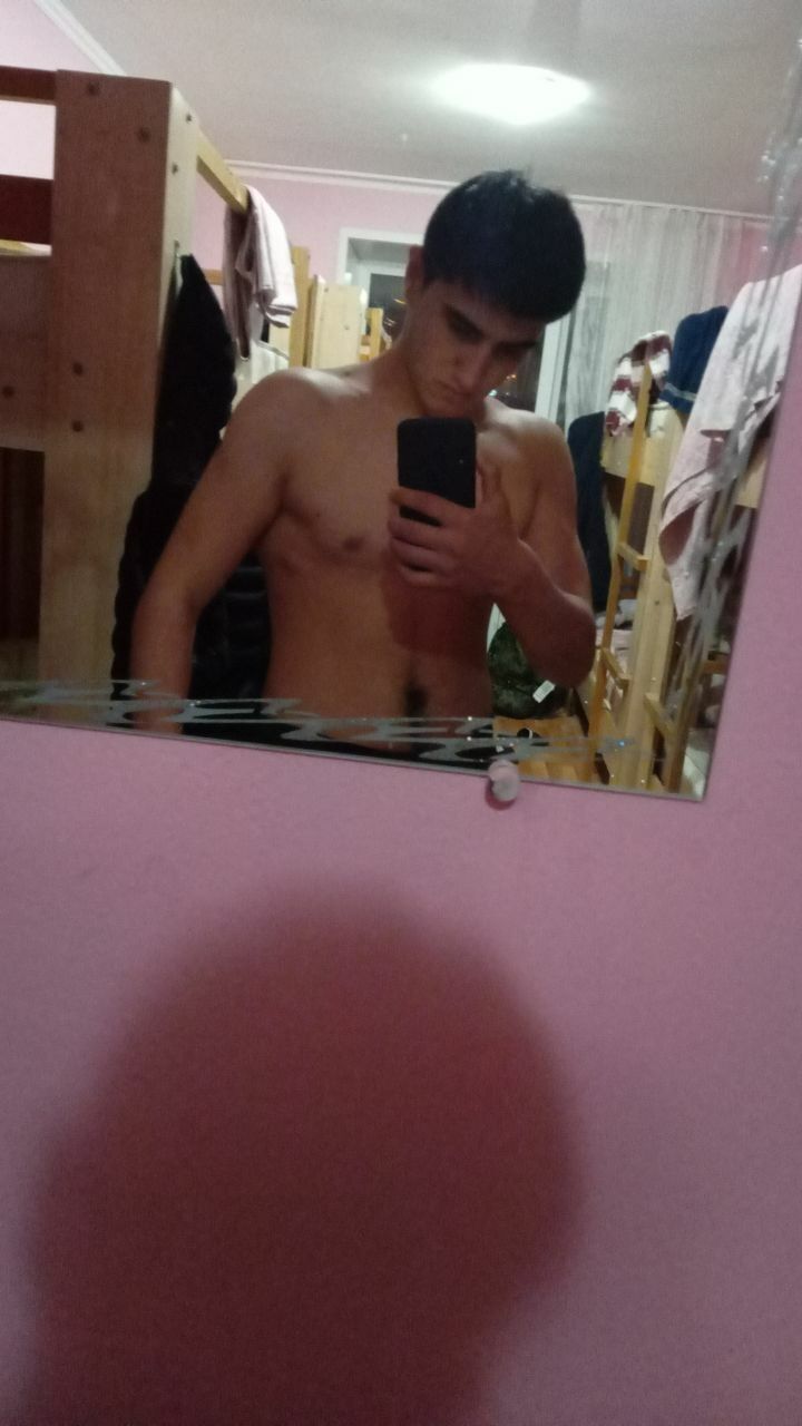  32305593  Mustafo, 24 ,    