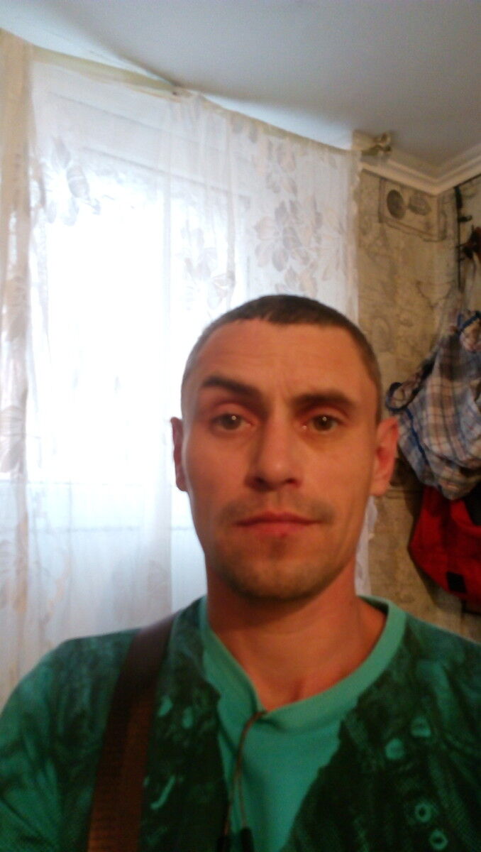  12203053  Oleg, 47 ,    