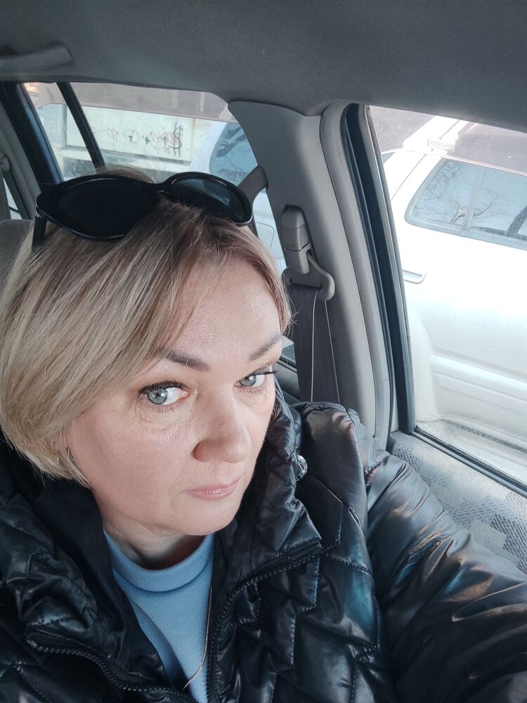  ,   Marina, 44 ,   c 