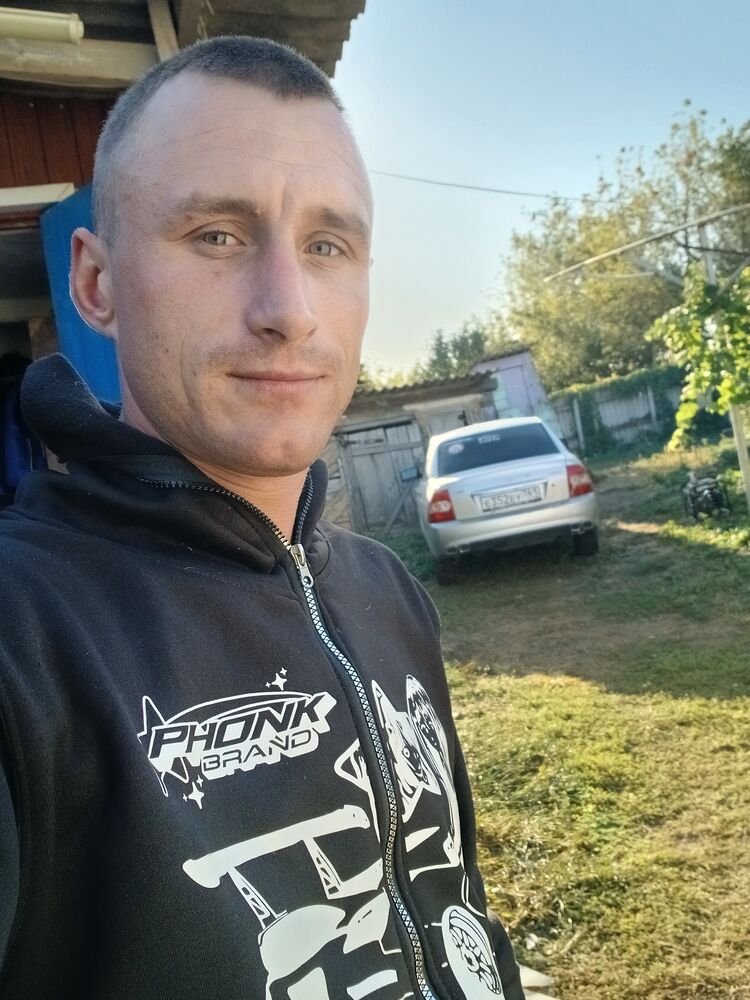 ,   Yury, 28 ,   ,   