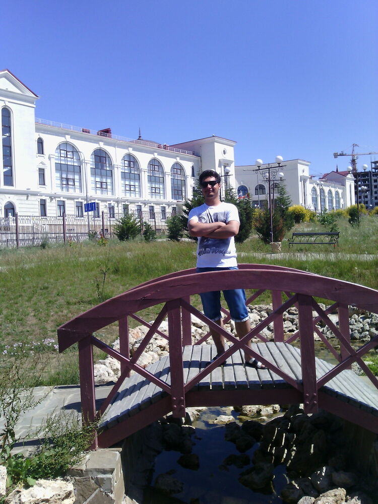  ,   Alex, 36 ,   