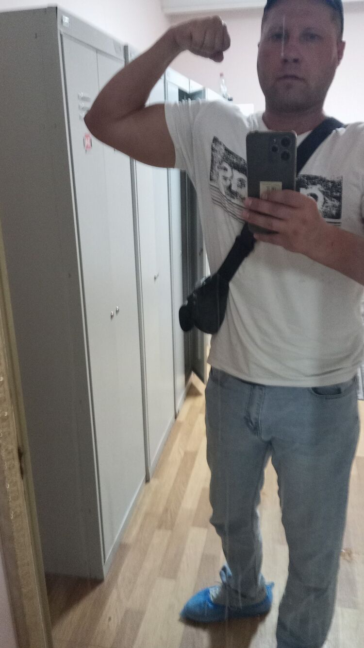  46611553  , 44 ,    