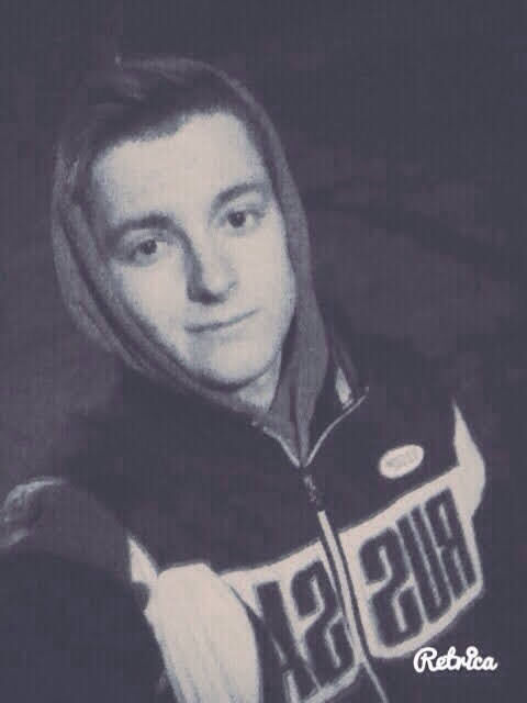 38353053  Ivan, 22 ,    