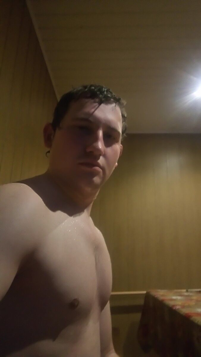 11995233  Andrei, 32 ,    