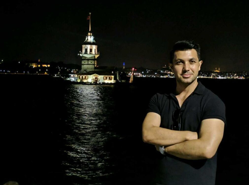  17596143  Adem, 40 ,    
