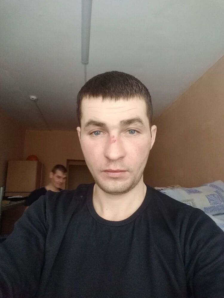  32328823  , 35 ,    