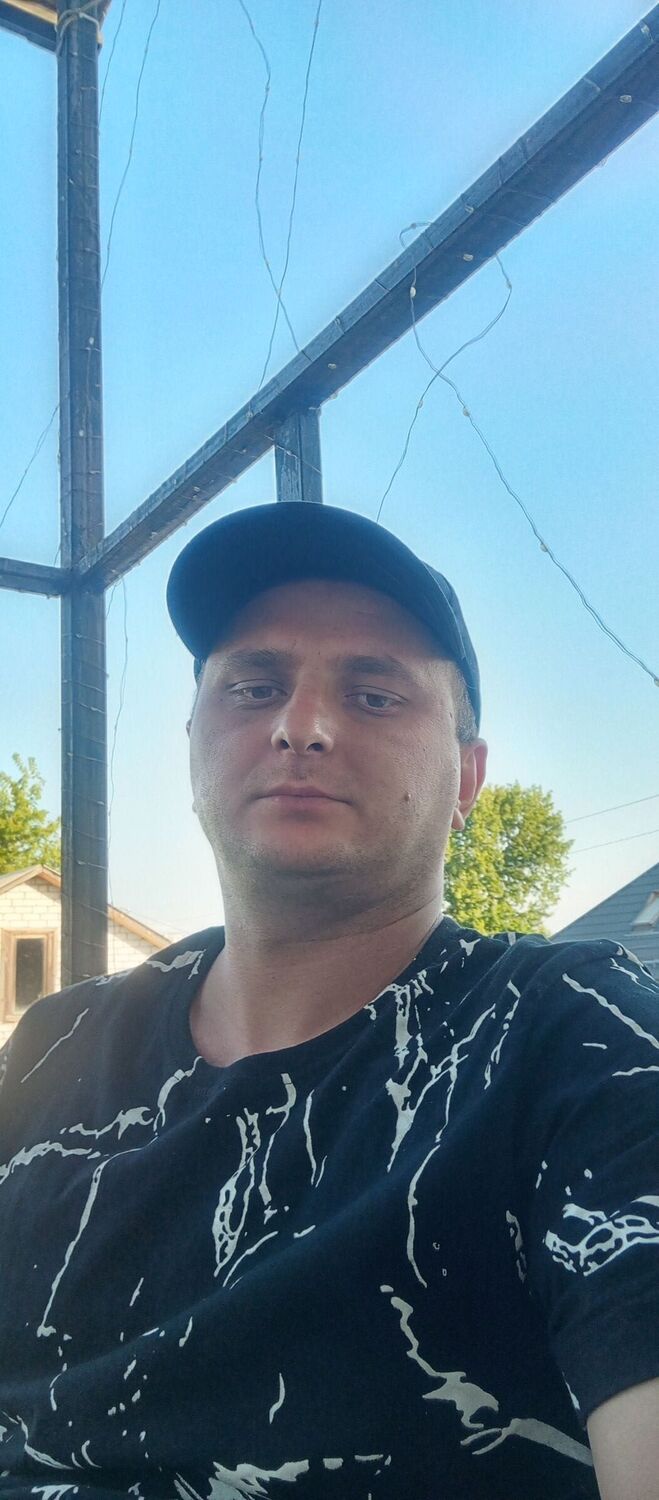  54057683  Alexander, 32 ,    