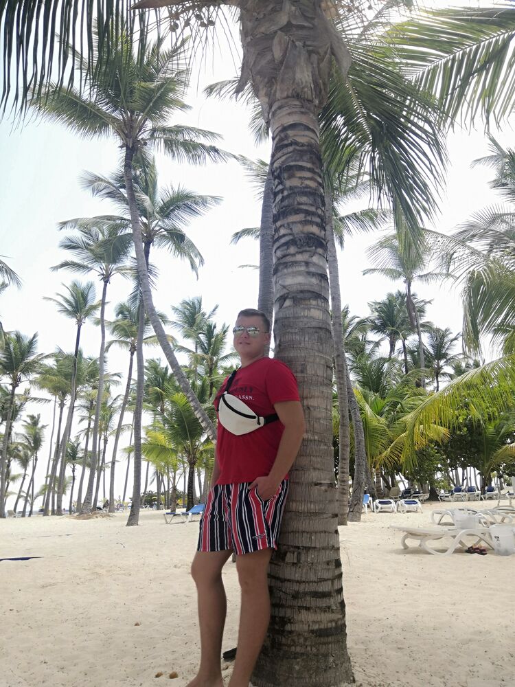  ,   Anton, 33 ,   ,   