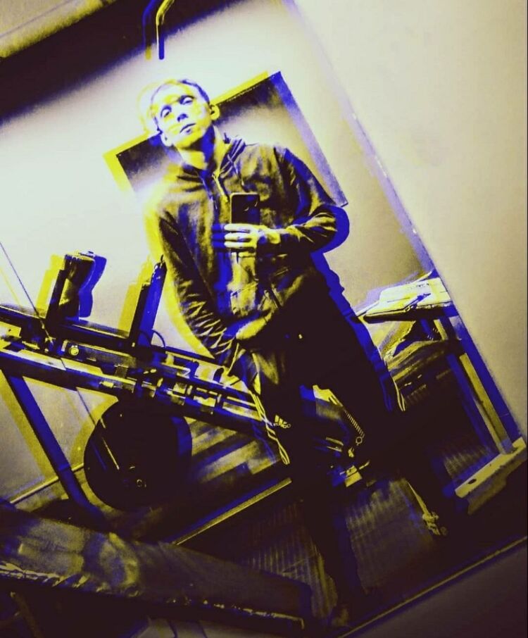  33071223  Danya, 22 ,    