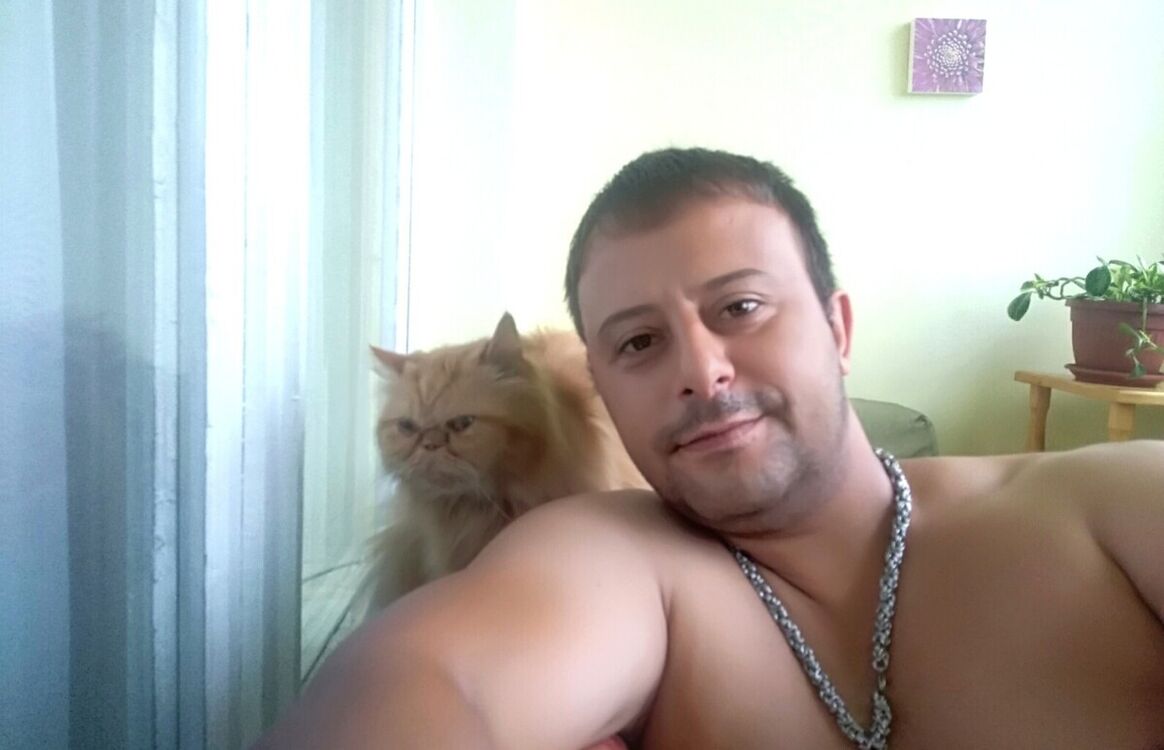  21656953  Radostin, 39 ,    